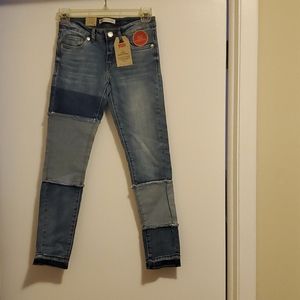 NWT: Levi's  Super Skinny Jeans